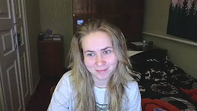 Snapshot of Riley_Roo chatting on 10, 12, 2024 Riley Roo online show from 10, 12, 2024