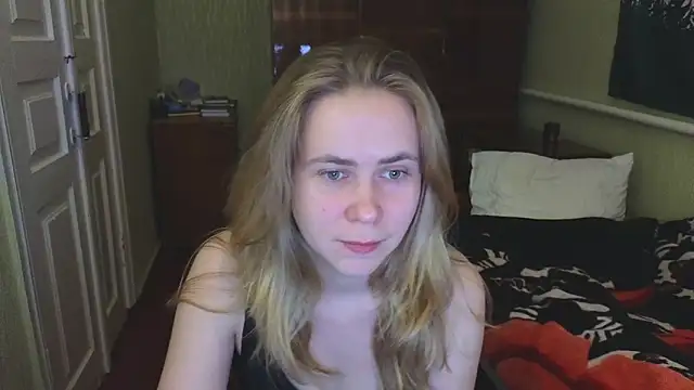 Snapshot of Riley_Roo chatting on 11, 12, 2024 Riley Roo online show from 11, 12, 2024