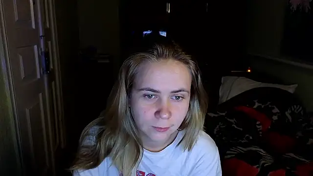 Snapshot of Riley_Roo chatting on 12, 12, 2024 Riley Roo online show from 12, 12, 2024