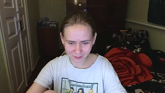 Snapshot of Riley_Roo chatting on 13, 12, 2024 Riley Roo online show from 13, 12, 2024