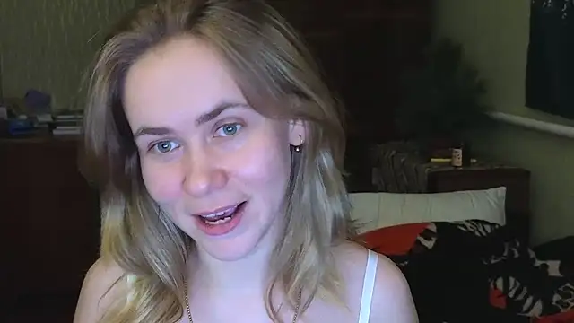 Snapshot of Riley_Roo chatting on 15, 12, 2024 Riley Roo online show from 15, 12, 2024