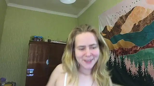 Snapshot of Riley_Roo chatting on 20, 12, 2024 Riley Roo online show from 20, 12, 2024