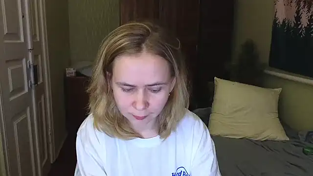 Snapshot of Riley_Roo chatting on 31, 12, 2024 Riley Roo online show from 31, 12, 2024