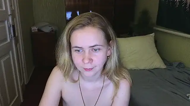 Snapshot of Riley_Roo chatting on 31, 12, 2024 Riley Roo online show from 31, 12, 2024