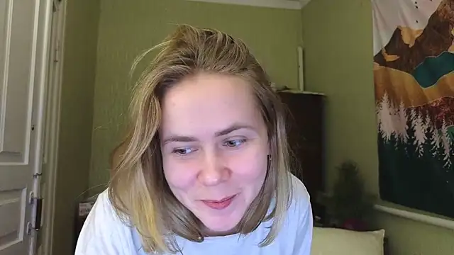 Snapshot of Riley_Roo chatting on 1, 1, 2025 Riley Roo online show from 1, 1, 2025