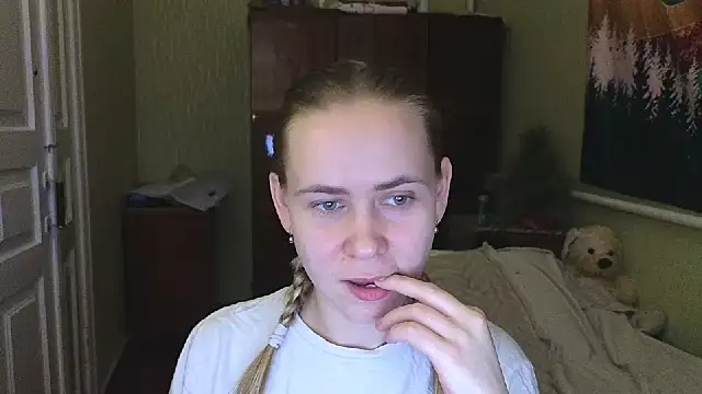 Snapshot of Riley_Roo chatting on 9, 1, 2025 Riley Roo online show from 9, 1, 2025