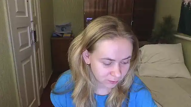 Snapshot of Riley_Roo chatting on 15, 1, 2025 Riley Roo online show from 15, 1, 2025