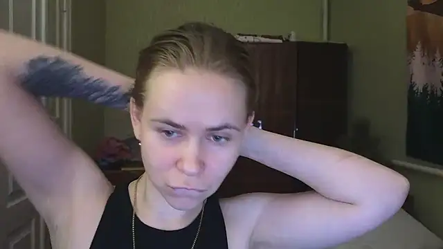 Snapshot of Riley_Roo chatting on 18, 1, 2025 Riley Roo online show from 18, 1, 2025