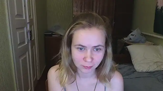 Snapshot of Riley_Roo chatting on 9, 2, 2025 Riley Roo online show from 9, 2, 2025