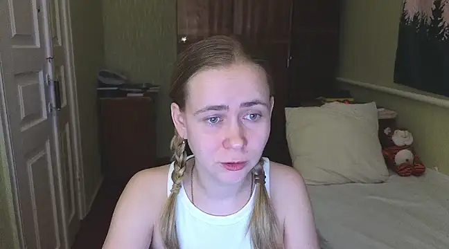 Snapshot of Riley_Roo chatting on 14, 2, 2025 Riley Roo online show from 14, 2, 2025