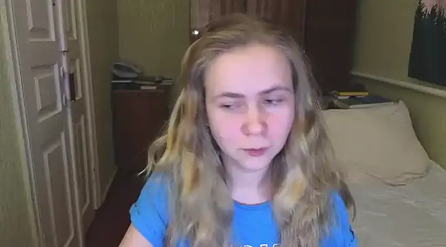 Snapshot of Riley_Roo chatting on 15, 2, 2025 Riley Roo online show from 15, 2, 2025