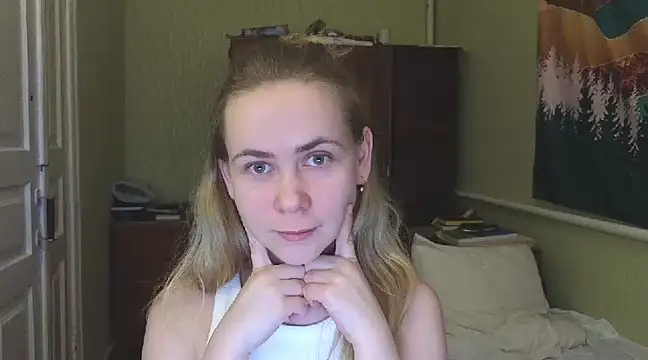 Snapshot of Riley_Roo chatting on 18, 2, 2025 Riley Roo online show from 18, 2, 2025