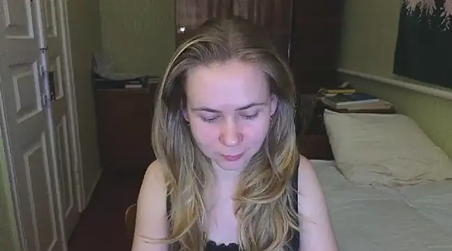 Snapshot of Riley_Roo chatting on 20, 2, 2025 Riley Roo online show from 20, 2, 2025