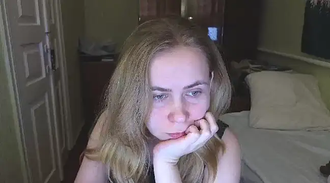 Snapshot of Riley_Roo chatting on 23, 2, 2025 Riley Roo online show from 23, 2, 2025