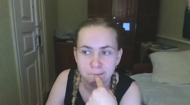 Snapshot of Riley_Roo chatting on 23, 2, 2025 Riley Roo online show from 23, 2, 2025