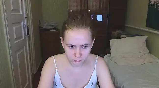 Snapshot of Riley_Roo chatting on 25, 2, 2025 Riley Roo online show from 25, 2, 2025