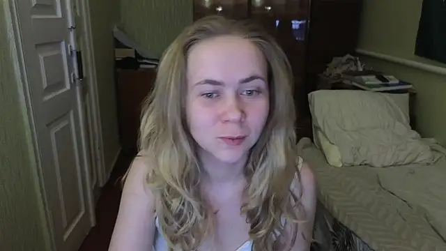 Snapshot of Riley_Roo chatting on 22, 3, 2025 Riley Roo online show from 22, 3, 2025