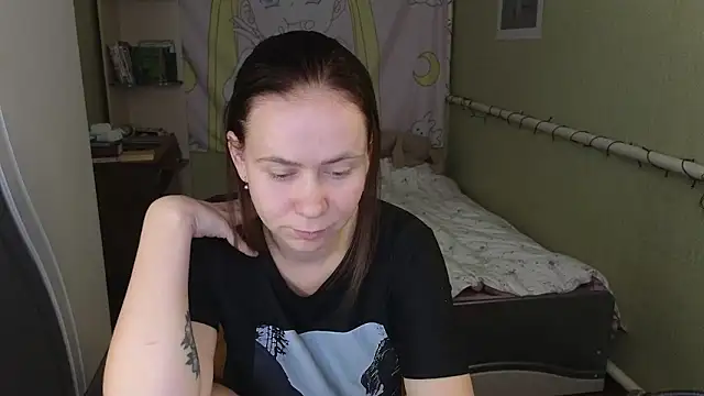 Snapshot of Riley_Roo chatting on 3, 10, 2025 Riley Roo online show from 3, 10, 2025