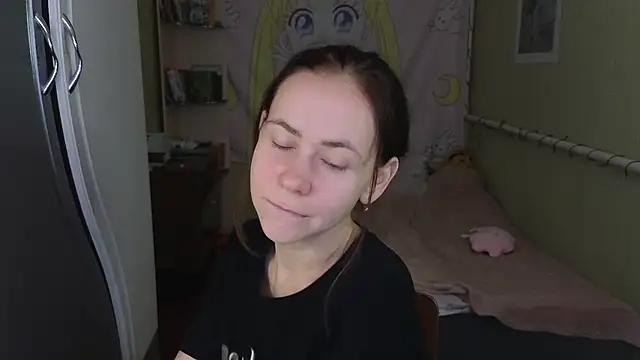 Snapshot of Riley_Roo chatting on 14, 10, 2025 Riley Roo online show from 14, 10, 2025