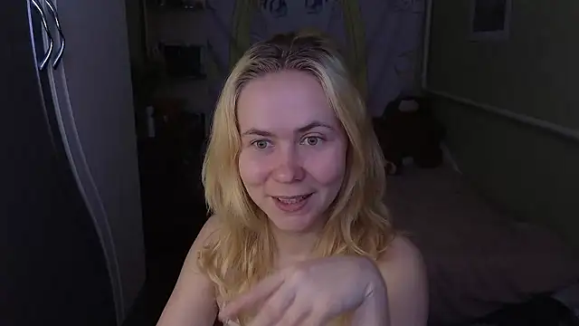 Snapshot of Riley_Roo chatting on 11, 3, 2026 Riley Roo online show from 11, 3, 2026