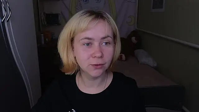 Snapshot of Riley_Roo chatting on 3, 4, 2026 Riley Roo online show from 3, 4, 2026