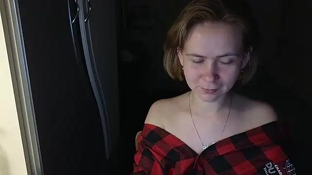 Snapshot of Riley_Roo chatting on 16, 5, 2026 Riley Roo online show from 16, 5, 2026