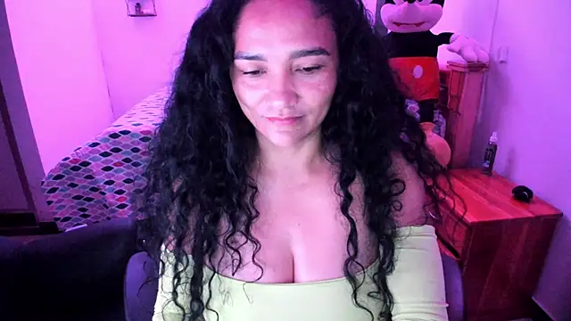 Snapshot of rayza_mature_154 chatting on 6, 6, 2026 rayza mature 154 online show from 6, 6, 2026