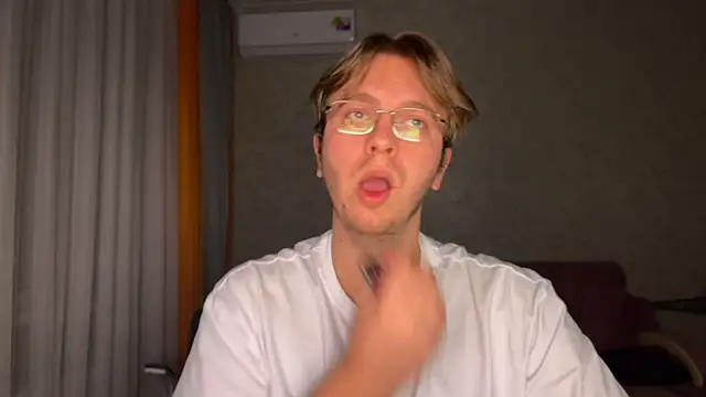 kiopiggy online show from 30, 11, 2025