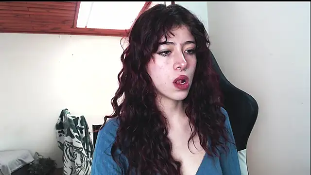 SuzzyyM online show from 18, 12, 2024