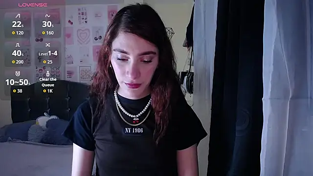 Snapshot of IsaBaileys_ chatting on 8, 4, 2026 IsaBaileys online show from 8, 4, 2026