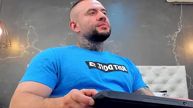 Snapshot of BruceDallas chatting on 6, 12, 2024 BruceDallas online show from 6, 12, 2024