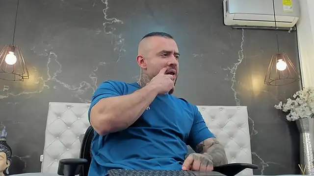 Snapshot of BruceDallas chatting on 26, 2, 2025 BruceDallas online show from 26, 2, 2025