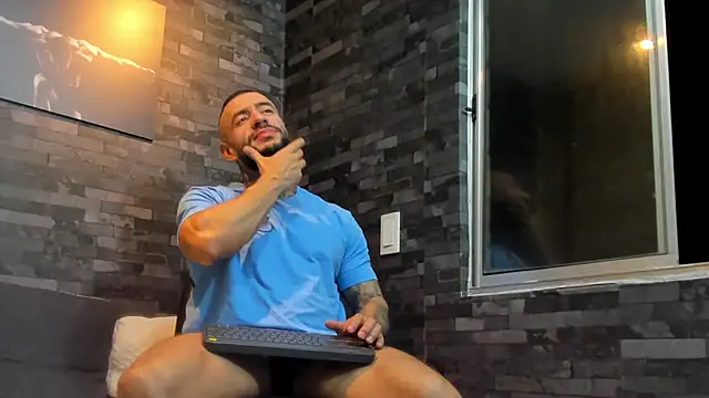 Snapshot of BruceDallas chatting on 19, 9, 2025 BruceDallas online show from 19, 9, 2025