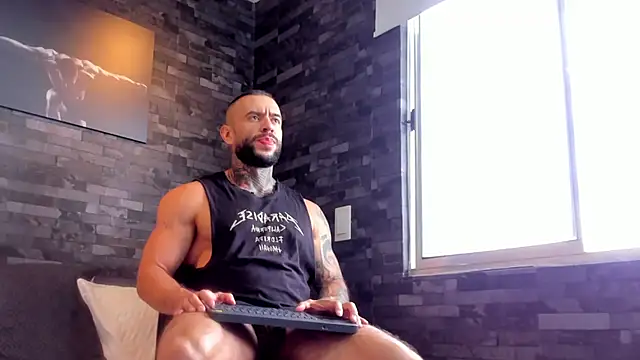 Snapshot of BruceDallas chatting on 25, 9, 2025 BruceDallas online show from 25, 9, 2025