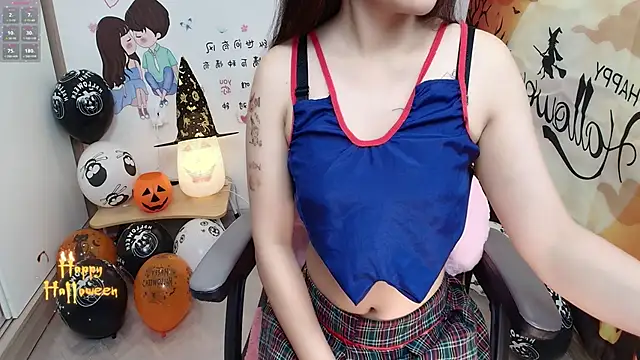 Snapshot of _Mizuki_ chatting on 30, 10, 2025 Mizuki online show from 30, 10, 2025