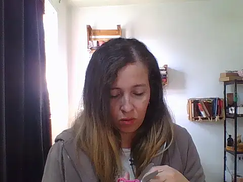 Snapshot of charlott_ponce chatting on 8, 1, 2026 charlott ponce online show from 8, 1, 2026