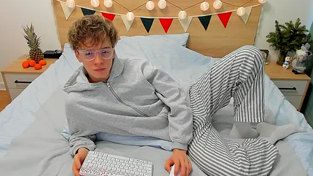 Fandi 777 online show from 4, 1, 2025