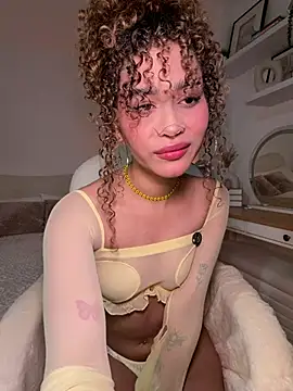 Snapshot of Lianh_Benett chatting on 27, 7, 2026 Lianh Benett online show from 27, 7, 2026