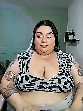 Snapshot of tiffany_laurens chatting on 6, 1, 2025 tiffany laurens online show from 6, 1, 2025