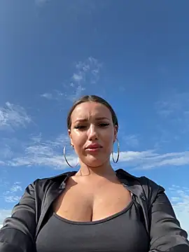 Snapshot of Syka0001 chatting on 11, 2, 2025 Syka0001 online show from 11, 2, 2025