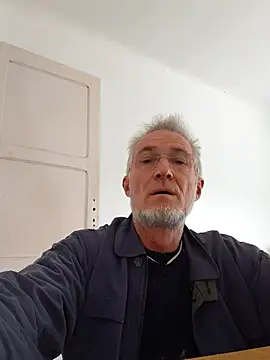 Snapshot of 60philippe chatting on 28, 9, 2025 60philippe online show from 28, 9, 2025