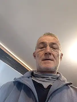 Snapshot of 60philippe chatting on 2, 12, 2025 60philippe online show from 2, 12, 2025