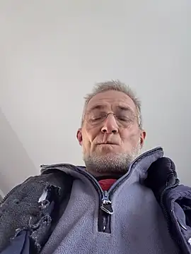 Snapshot of 60philippe chatting on 16, 12, 2025 60philippe online show from 16, 12, 2025