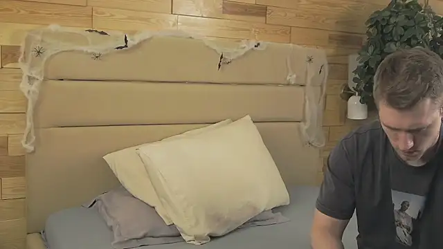 Snapshot of EthanPinkman chatting on 23, 10, 2025 EthanPinkman online show from 23, 10, 2025