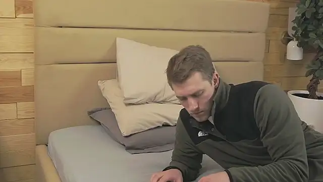 Snapshot of EthanPinkman chatting on 5, 11, 2025 EthanPinkman online show from 5, 11, 2025