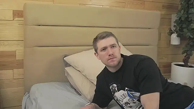 Snapshot of EthanPinkman chatting on 7, 11, 2025 EthanPinkman online show from 7, 11, 2025