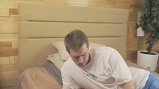 Snapshot of EthanPinkman chatting on 8, 11, 2025 EthanPinkman online show from 8, 11, 2025