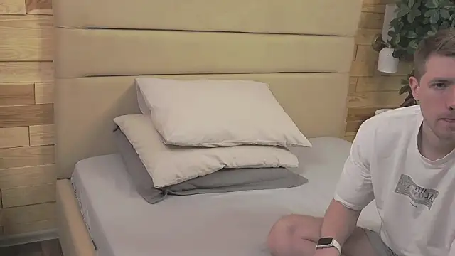 Snapshot of EthanPinkman chatting on 20, 11, 2025 EthanPinkman online show from 20, 11, 2025