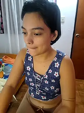 Snapshot of littlemelii chatting on 20, 4, 2026 littlemelii online show from 20, 4, 2026