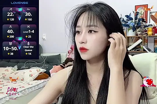  LLisa  online show from 1, 1, 2025